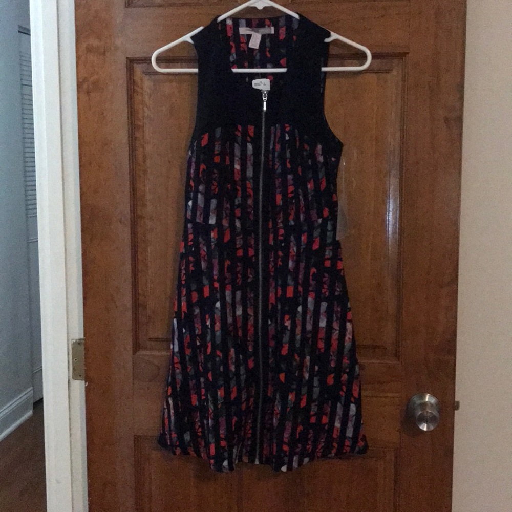 BRAND NEW FOREVER 21 DRESS - XS